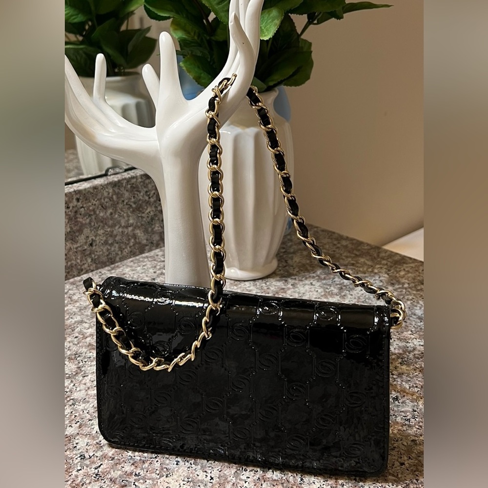 bebe Dana wallet on a chain black